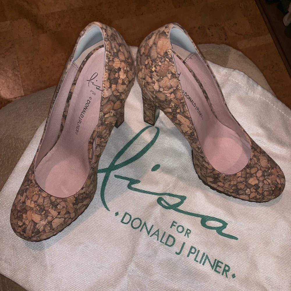 Brand new Lisa for Donald J. Pliner cork pumps